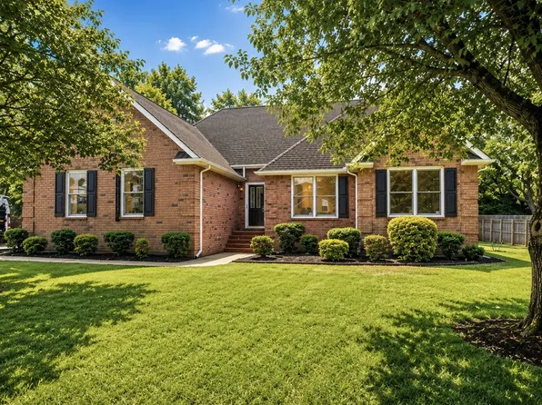 2136 Liberty Dr, Murfreesboro, TN 37129