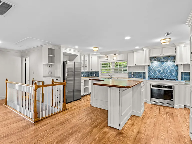 118 Revere Dr — Photo 13