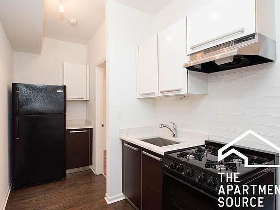 2nd image of 5058 N Winthrop Ave #411