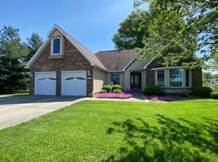 1124 N Worthey St, Flora, IL 62839