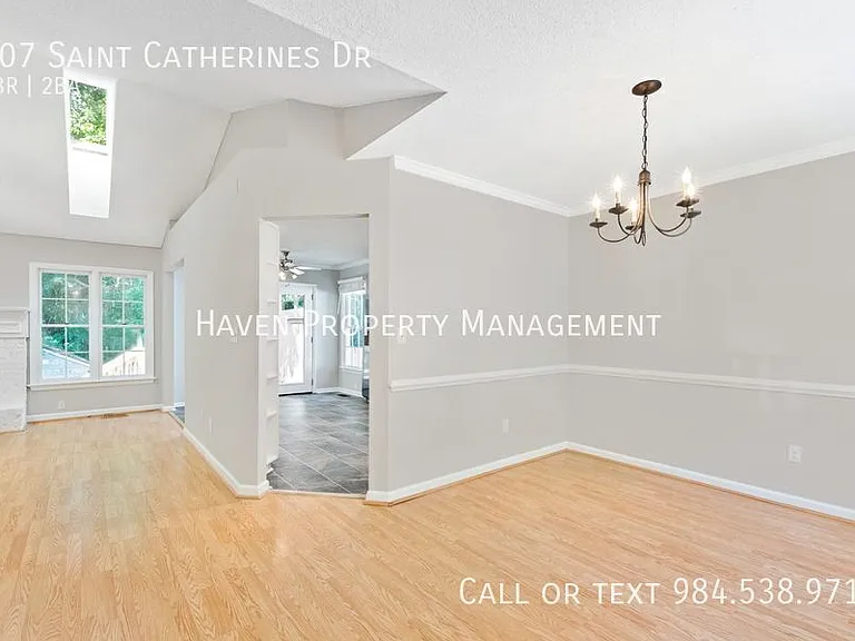 707 Saint Catherines Dr — Photo 12