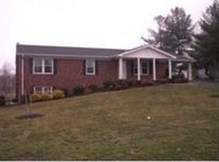 100 Greenbriar Rd, Waynesburg, KY 40489
