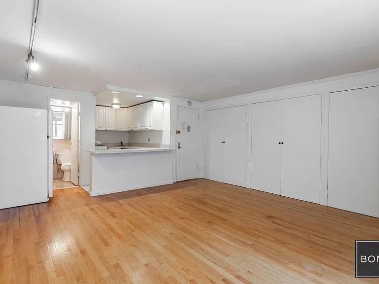 154 W 92nd St #1R — Photo 3