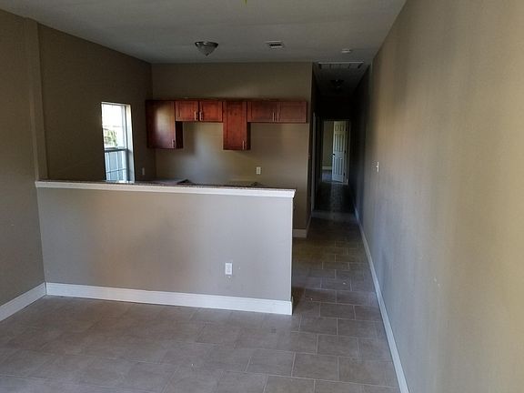 3rd image of 9017 Pear St