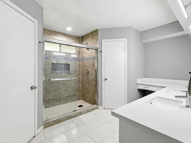 7902 Lichen Ln — Photo 26
