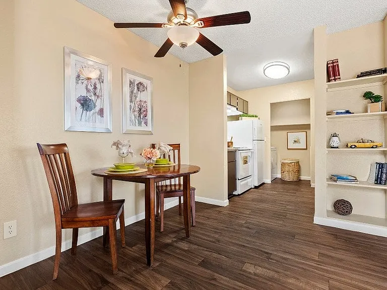 COBBLESTONE APARTMENTS — Photo 3