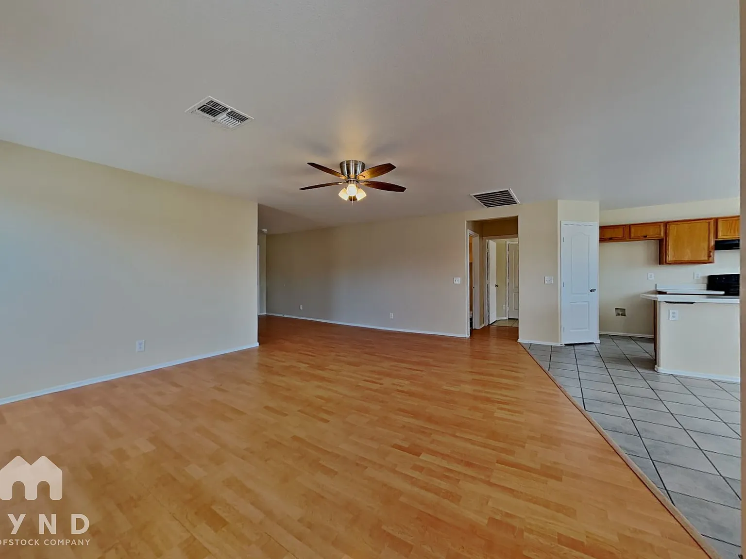 3 bed, 2.0 bath, 1307 sqft, $1,745 — Photo 3