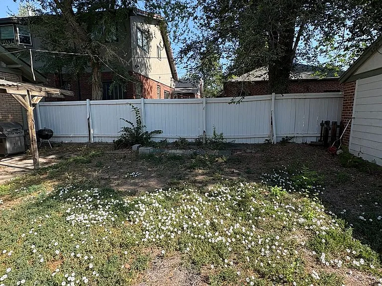678 S Corona St — Photo 19
