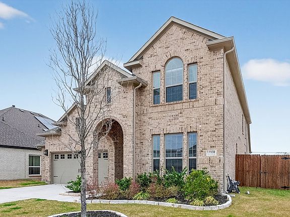 4th image of 1830 Silver Birch Rd