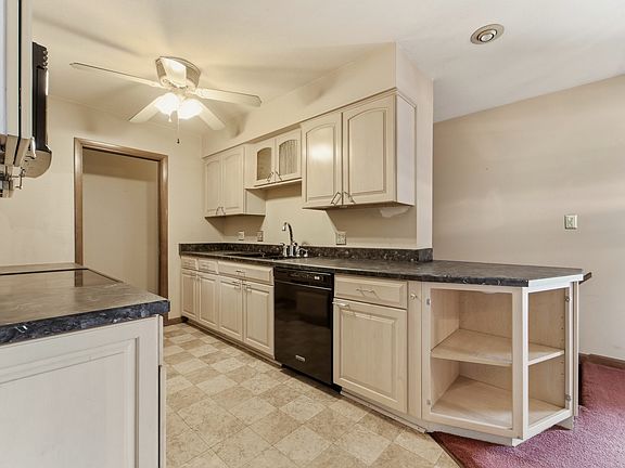 4th image of 536 34th St