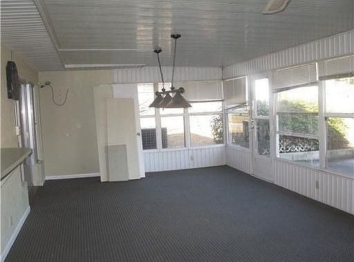 3rd image of 905 Lakeshore Blvd