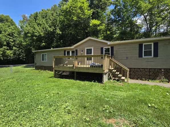 110 Hughes Rd, Johnson City, TN 37601