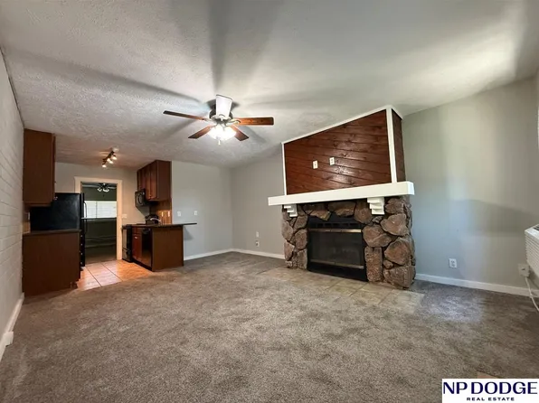 8941 Miami St APT 15, Omaha, NE 68134