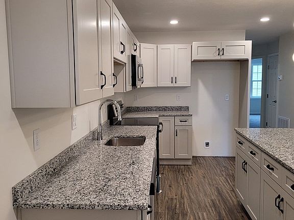 4th image of 27 Ocean Walk Dr #202
