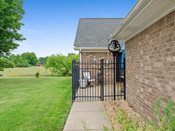 816 Lock 4 Rd Unit 301, Gallatin, TN 37066