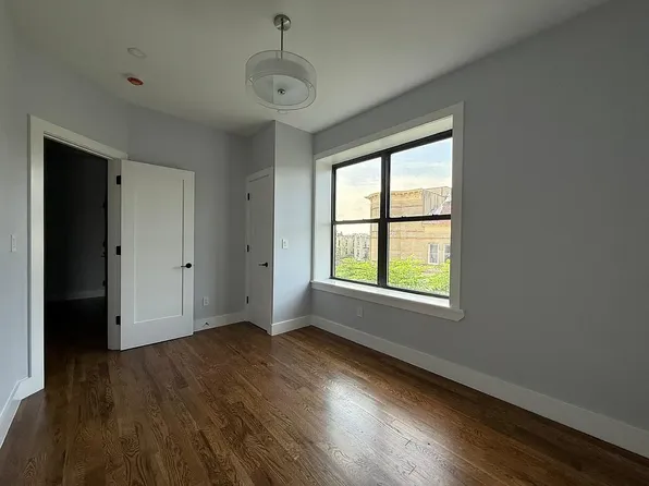 1547 Union Street image 1 of 6