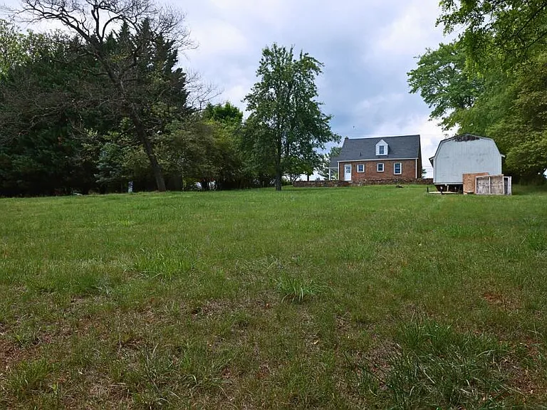 32 Upland Dr — Photo 27