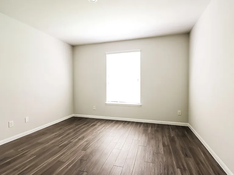 12310 Maura Ln — Photo 25