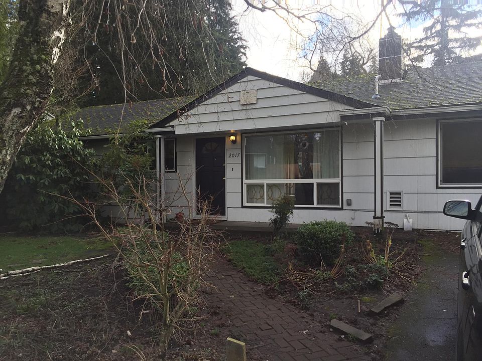 2nd image of 2017 NE 135th Pl