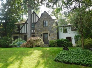 60 Deepdale Dr, Great Neck, NY 11021