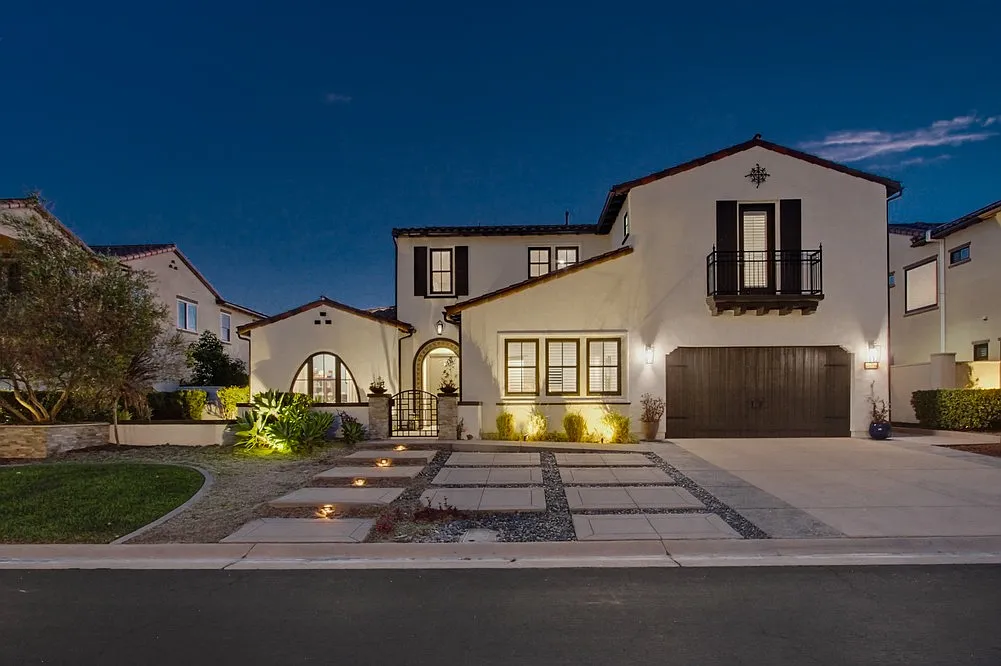 4 bed, 4.5 bath, 3773 sqft, $15,000 — Photo 2
