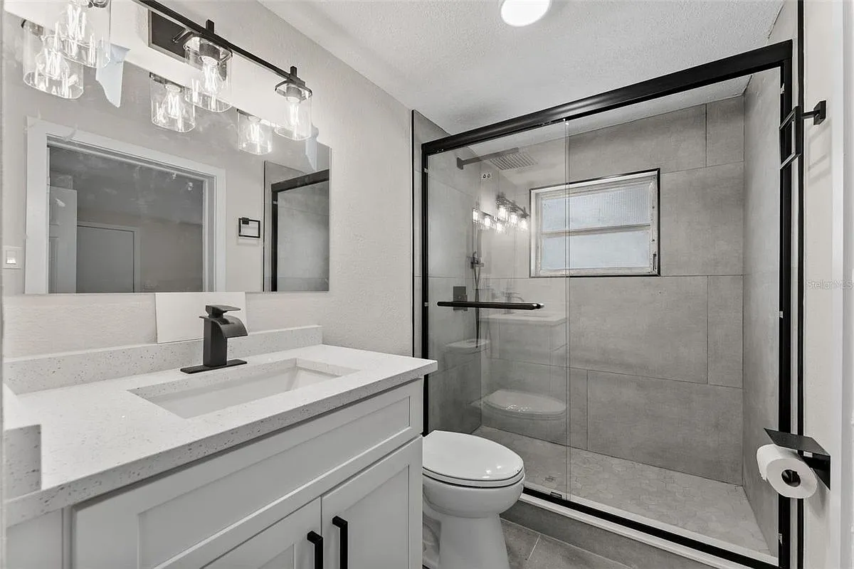 5 bed, 2.0 bath, 1657 sqft, $2,900 — Photo 3