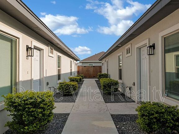 2nd image of 1001 W La Pointe Ave #2