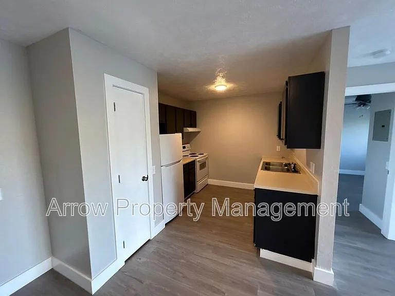 940 S 27th St #5 — Photo 2