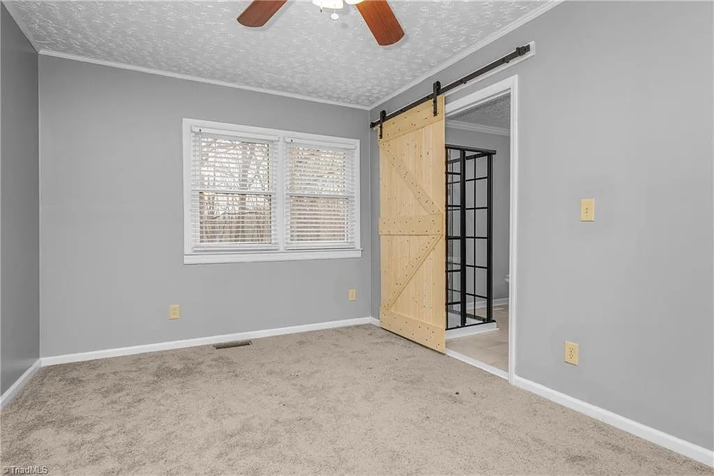 3 bed, 1440 sqft, $2,100 — Photo 4