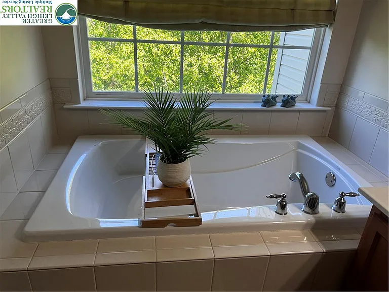 8549 Gateway Rd — Photo 20