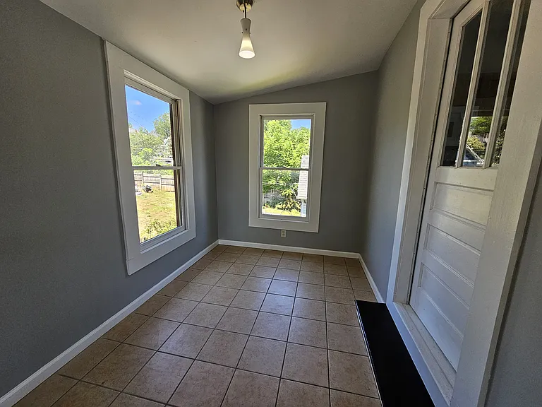 201 E Oklahoma Ave — Photo 6