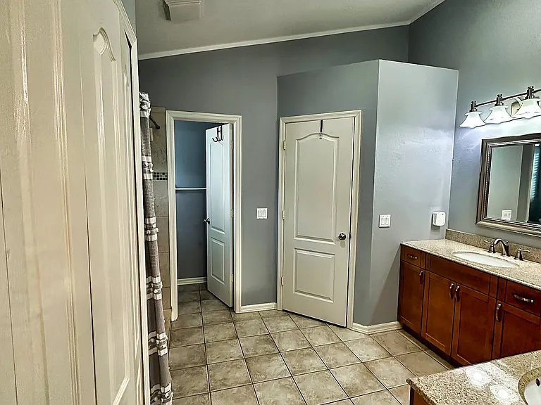 18137 Leafwood Cir — Photo 9