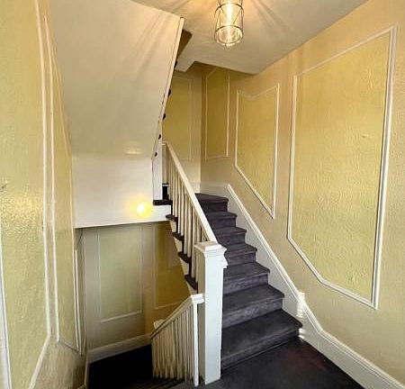 2nd image of 151 Watchung Ave APT 2