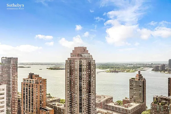 Rented by Sotheby's International Realty | media 4