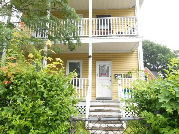 32 Clifton St, Worcester, MA 01610