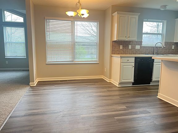 5th image of 4238 Greensbury Dr