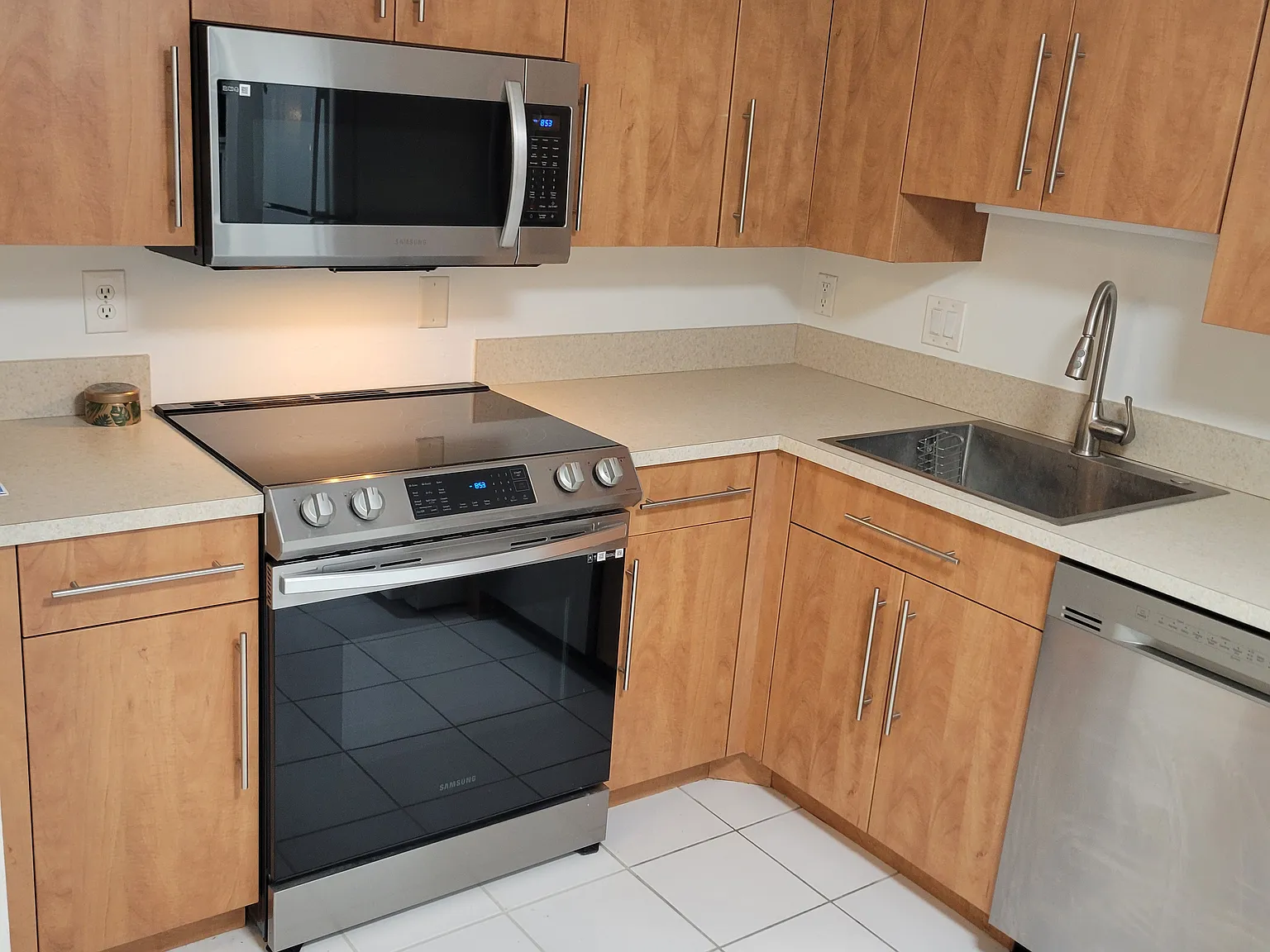 217 Georgian Park Dr — Photo 2