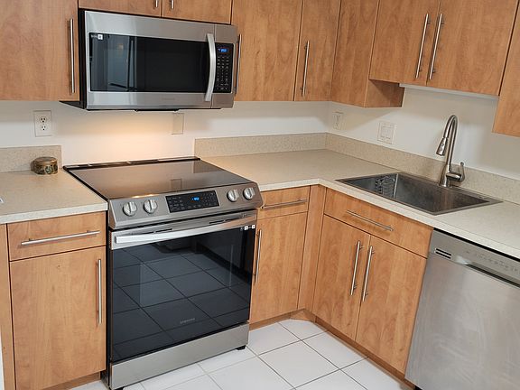 2nd image of 217 Georgian Park Dr
