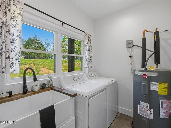 23rd image of 8212 Barker Rd