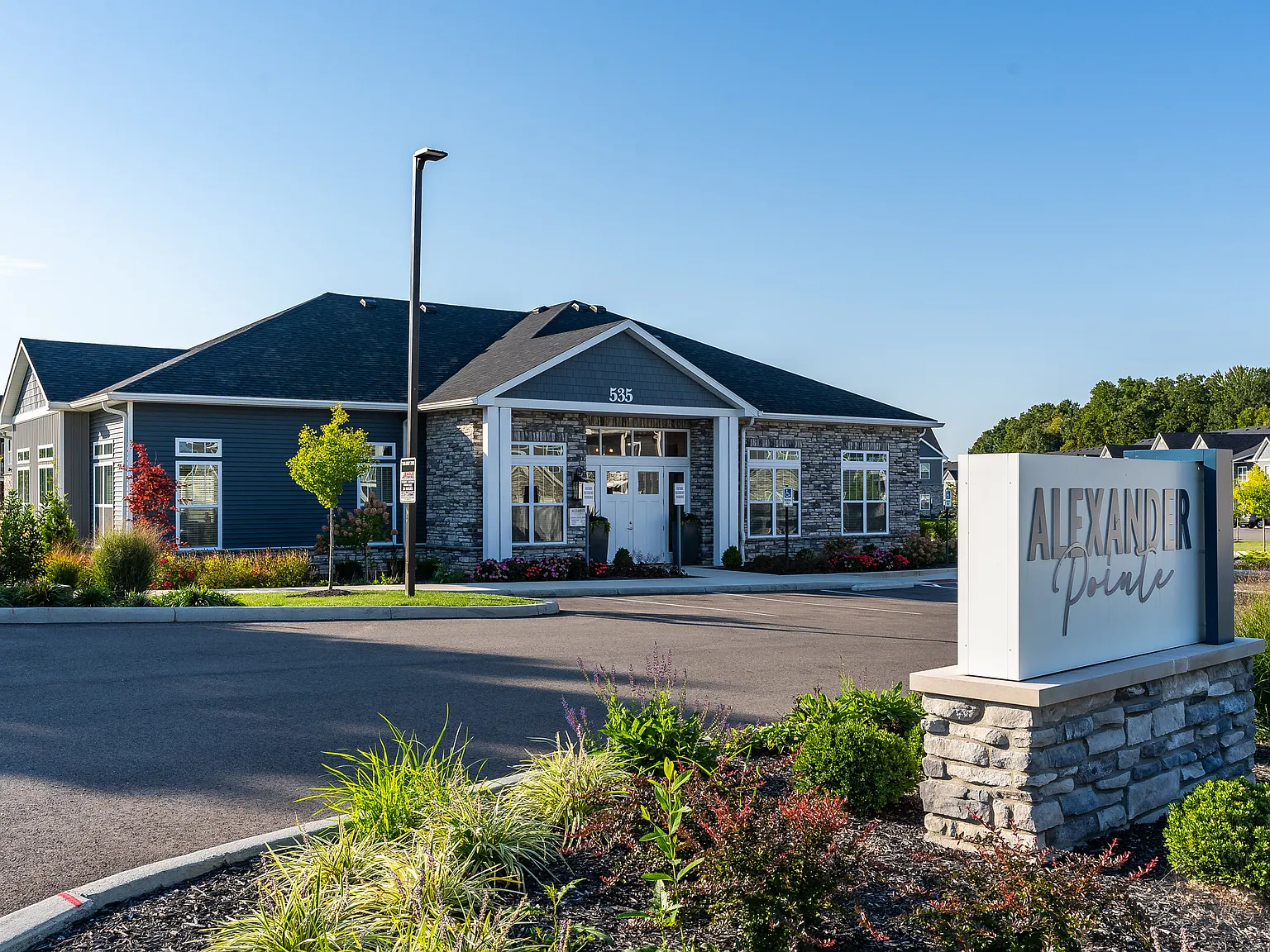 Alexander Pointe Apartments — Photo 2
