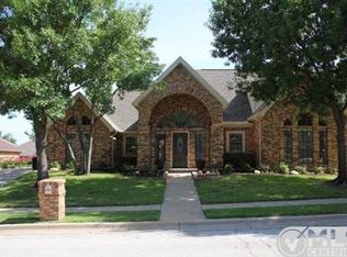 2213 Pine Thicket Ln, Bedford, TX 76021