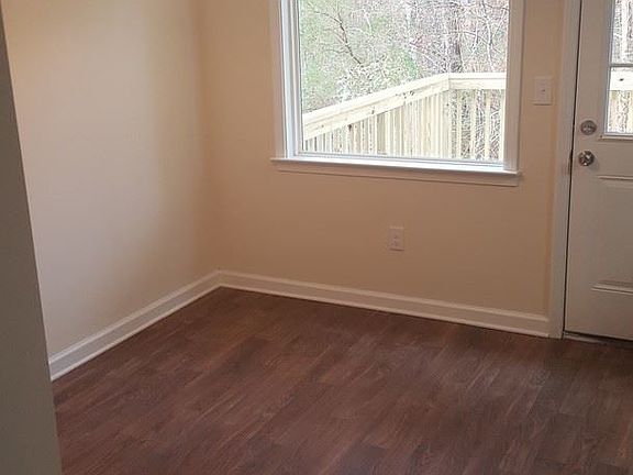 4th image of 2653 Parkside Way