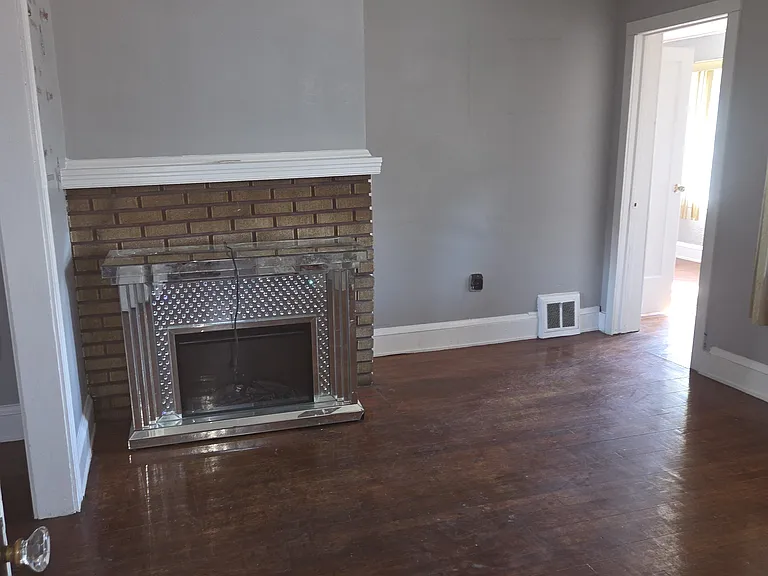3173 W 105th St #UP — Photo 11