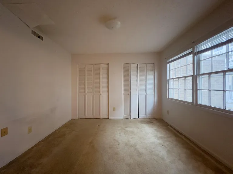 405 72nd Ave N #10 — Photo 8