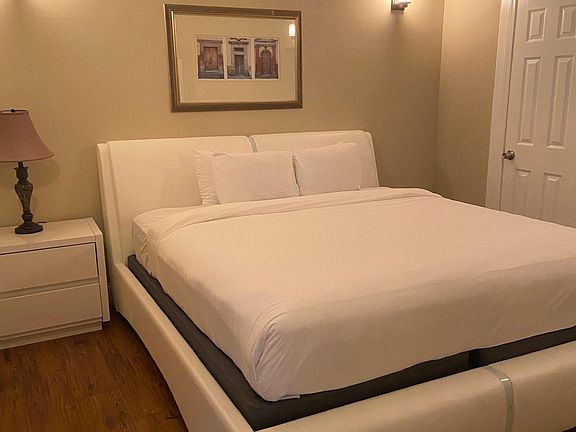 3rd image of 1824 Carondelet St #201