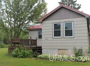 8107 E 2nd St, Ramsay, MI 49959