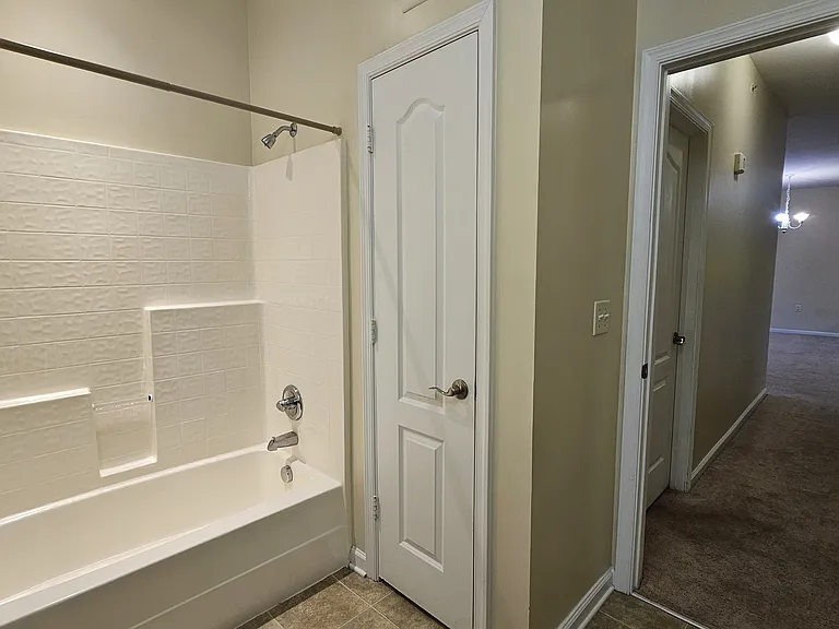 5304 Warminster Dr #203 — Photo 8