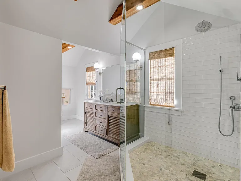 418 William St — Photo 30