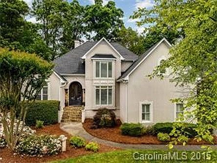 Gorgeous 2 story w/amazing curb appeal on 0.41 acre quiet cu