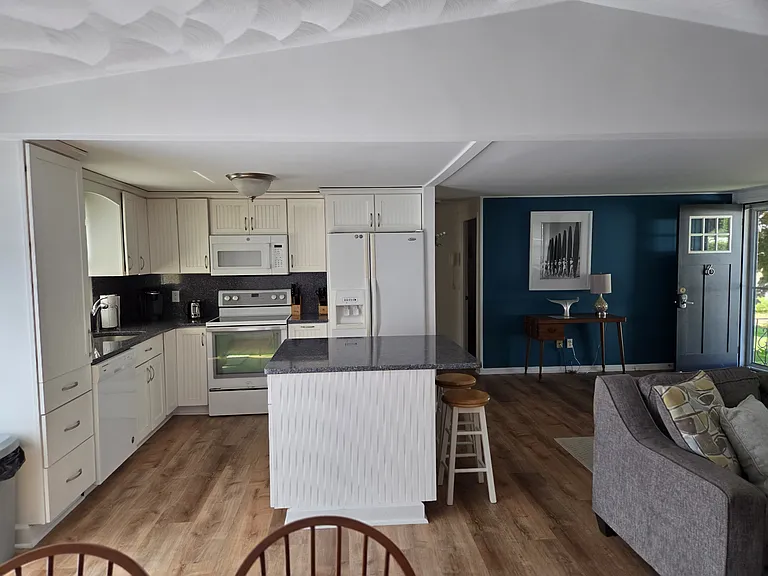 6 Eddy Ln — Photo 2